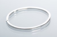 Lot 2033 - EIGHTEEN CARAT WHITE GOLD BANGLE marked 750...
