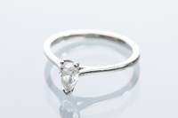 Lot 2046 - DIAMOND SOLITAIRE RING the pear cut diamond of...