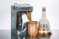 Lot 980 - BELL'S 1981 ROYAL WEDDING BELL Blended Scotch...