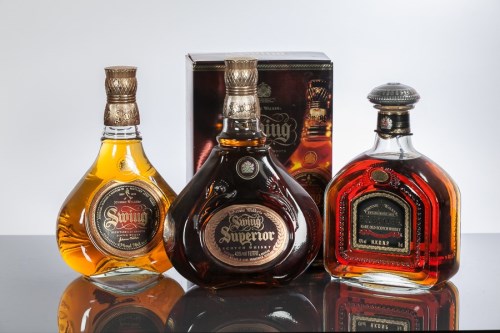 Lot 1124 - JOHNNIE WALKER SWING Blended Scotch Whisky....