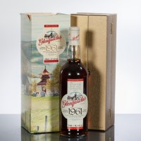 Lot 1134 - GLENFARCLAS 1961 Single Highland Malt Whisky,...