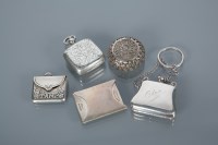 Lot 337 - GROUP FIVE OF SILVER ITEMS comprising a square...