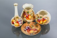 Lot 480 - GROUP OF FOUR ROYAL WORCESTER CERAMICS...