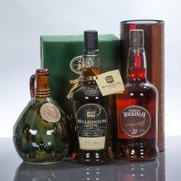 Lot 987 - MACKINLAYS SPECIAL REPLICA DECANTER Blended...