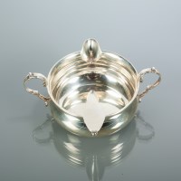 Lot 353 - EDWARDIAN SILVER PORRINGER STYLE DOUBLE-LIPPED...