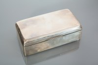 Lot 389 - GEORGE V SILVER CIGARETTE BOX maker Deakin &...