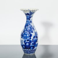 Lot 534 - 20TH CENTURY JAPANESE BLUE AND WHITE VASE of...