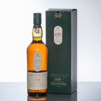Lot 1409 - LAGAVULIN 16 YEAR OLD Single Islay Malt Whisky,...