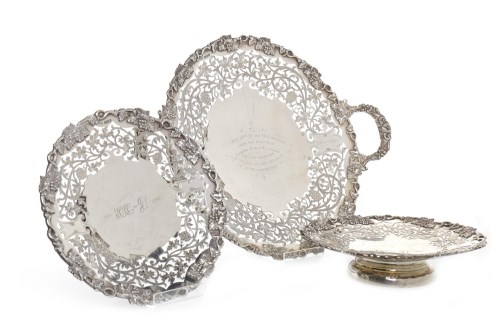 Lot 815 - SET OF THREE GEORGE V SILVER COMPORTS maker...