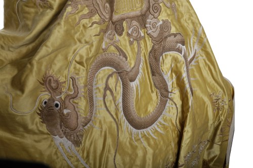 Lot 1037 - EARLY 20TH CENTURY CHINESE SILK EMBROIDERED...