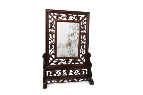 Lot 1128 - LARGE EARLY 20TH CENTURY CHINESE TABLE SCREEN...