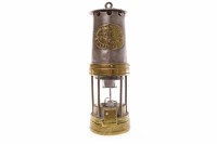 Lot 1441 - THOMAS & WILLIAMS TYPE NO. 9 MINER'S LAMP the...