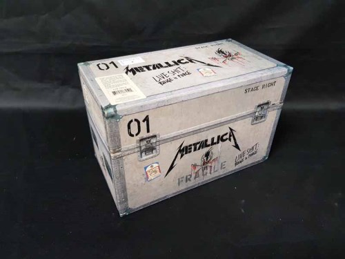 Lot 4 - METALLICA LIVE VHS AND CD BOX SET