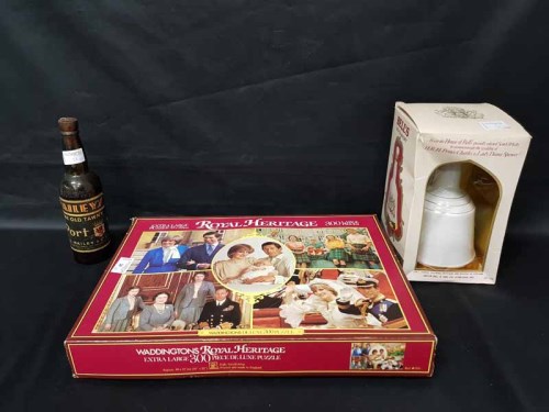 Lot 28 - LOT OF ROYAL RELATED AND COMMEMORATIVE ITEMS...