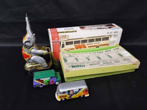 Lot 34 - SMALL LOT OF VINTAGE TOYS including Biffit...