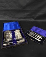 Lot 330 - LOT OF PLATED CUTLERY IN CASES AND A PICQUOT...