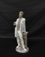 Lot 411 - LLADRO FIGURE OF A DOCTOR