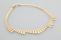 Lot 1663 - NINE CARAT GOLD FRINGE NECKLACE hallmarked...