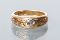 Lot 1676 - VICTORIAN DIAMOND SINGLE STONE RING the...