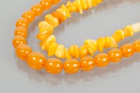 Lot 1736 - MID TWENTIETH CENTURY GRADUATED AMBER BEAD...