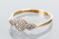 Lot 1780 - EARLY TWENTIETH CENTURY DIAMOND CLUSTER RING...