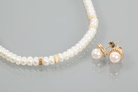 Lot 1833 - PEARL NECKLACE WITH MATCHING EARRINGS the...