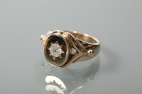 Lot 2037 - GENTLEMAN'S DIAMOND SOLITAIRE DRESS RING the...