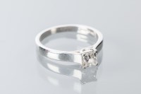 Lot 2049 - DIAMOND SOLITAIRE RING the princess cut...