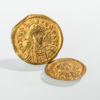 Lot 1515 - UNUSUAL BYZANTINE STYLE HAMMERED GOLD COIN...