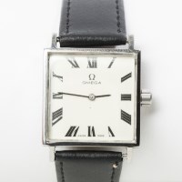 Lot 734 - GENTLEMAN'S 1960s SQUARE DIAL STAINLESS STEEL...