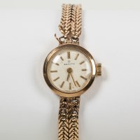 Lot 747 - LADY'S TWENTIETH CENTURY NINE CARAT GOLD...