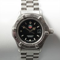 Lot 770 - LADY'S STAINLESS STEEL TAG HEUER PROFESSIONAL...