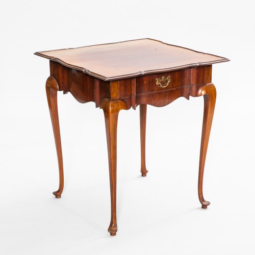 Lot 869 - 20TH CENTURY MAHOGANY OCCASIONAL TABLE the...