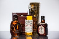 Lot 1269 - DEWAR'S WHITE LABEL Blended Malt Whisky,...