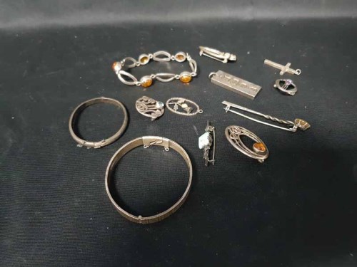 Lot 24 - SILVER 'SWEETIE' SHAPED PILL BOX also a group...