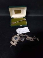 Lot 26 - PRESENTATION SILVER GOLF TEE AND BALL MARKER...