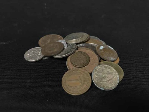 Lot 38 - LOT OF VARIOUS WORLD COINS