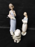 Lot 80 - LOT OF LLADRO FIGURES along with Nao and other...