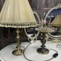 Lot 112 - LOT OF LAMPS comprising one floor lamp and...