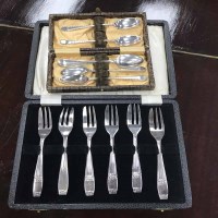 Lot 176 - THREE CASED SETS OF CUTLERY
