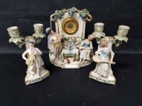 Lot 203 - LOT OF COLLECTABLE CERAMICS including a...