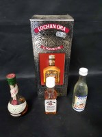 Lot 220 - LARGE LOT OF SPIRITS AND LIQUEUR MINIATURES To...