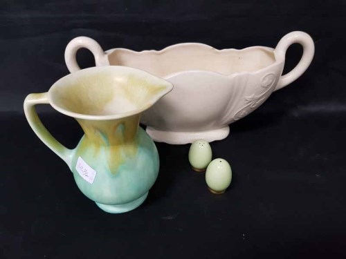 Lot 227 - LOT OF COLLECTABLE CERAMICS including a Maling...