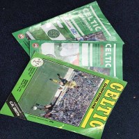 Lot 375 - LOT OF 1970s VINTAGE FOOTBALL PROGRAMMES AND...