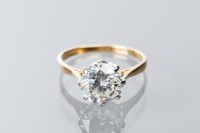 Lot 1761 - IMPRESSIVE DIAMOND SOLITAIRE RING the large...