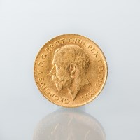 Lot 1541 - GOLD GEORGE V HALF SOVEREIGN DATED 1914