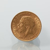 Lot 1566 - GOLD GEORGE V HALF SOVEREIGN DATED 1911