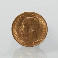 Lot 1572 - GOLD GEORGE V HALF SOVEREIGN DATED 1911