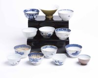 Lot 336 - COLLECTION OF THIRTEEN CHINESE BOWLS mostly...