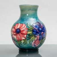Lot 486 - IMPRESSIVE LARGE MOORCROFT VASE of baluster...